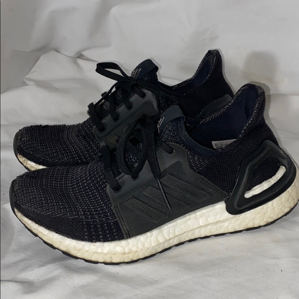 Adidas Ultra Boost 19 J Core Black EF0927 Sz 3.5